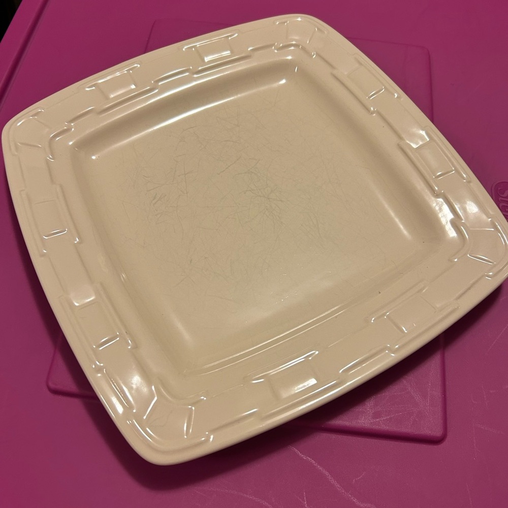 LONGABERGER SERVICE FOR 4 Basket Weave pattern.   Dinner plates and bowls